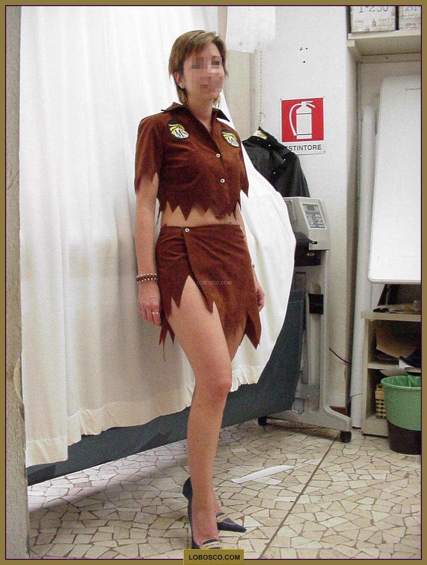 lobosco.com_00002426_pupazzi_mascotte_tarzan_donna_jane_costumi_teatrali_storici_carnevale_spettacolo_costumes_clothing_theatrical_historical_carnival_performance_MVC-800F.jpg