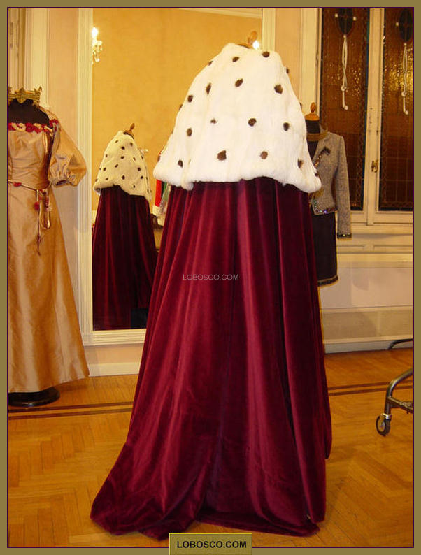 lobosco.com_00004193_mantelli_re_king_coat_bordeaux_costumi_abiti_teatrali_storici_carnevale_spettacolo_costumes_clothing_theatrical_historical_carnival_performance_DSC01593.jpg