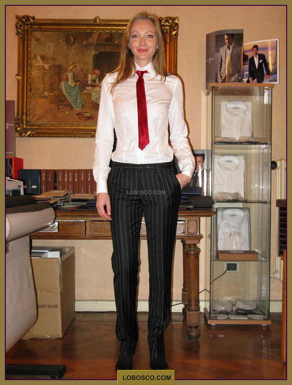 lobosco.com_00004363_abiti_su_misura_donna_made_in_measures_bespoke_tailorscut_pantaloni_donna_woman_pants_costumi_abiti_teatrali_storici_carnevale_spettacolo_costumes_clothing_theatrical_historical_carnival_performa.jpg